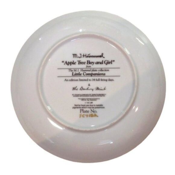 Danbury Mint M J Hummel Apple Tree Boy & Girl Plate Little Companions 1992 - Picture 2 of 7